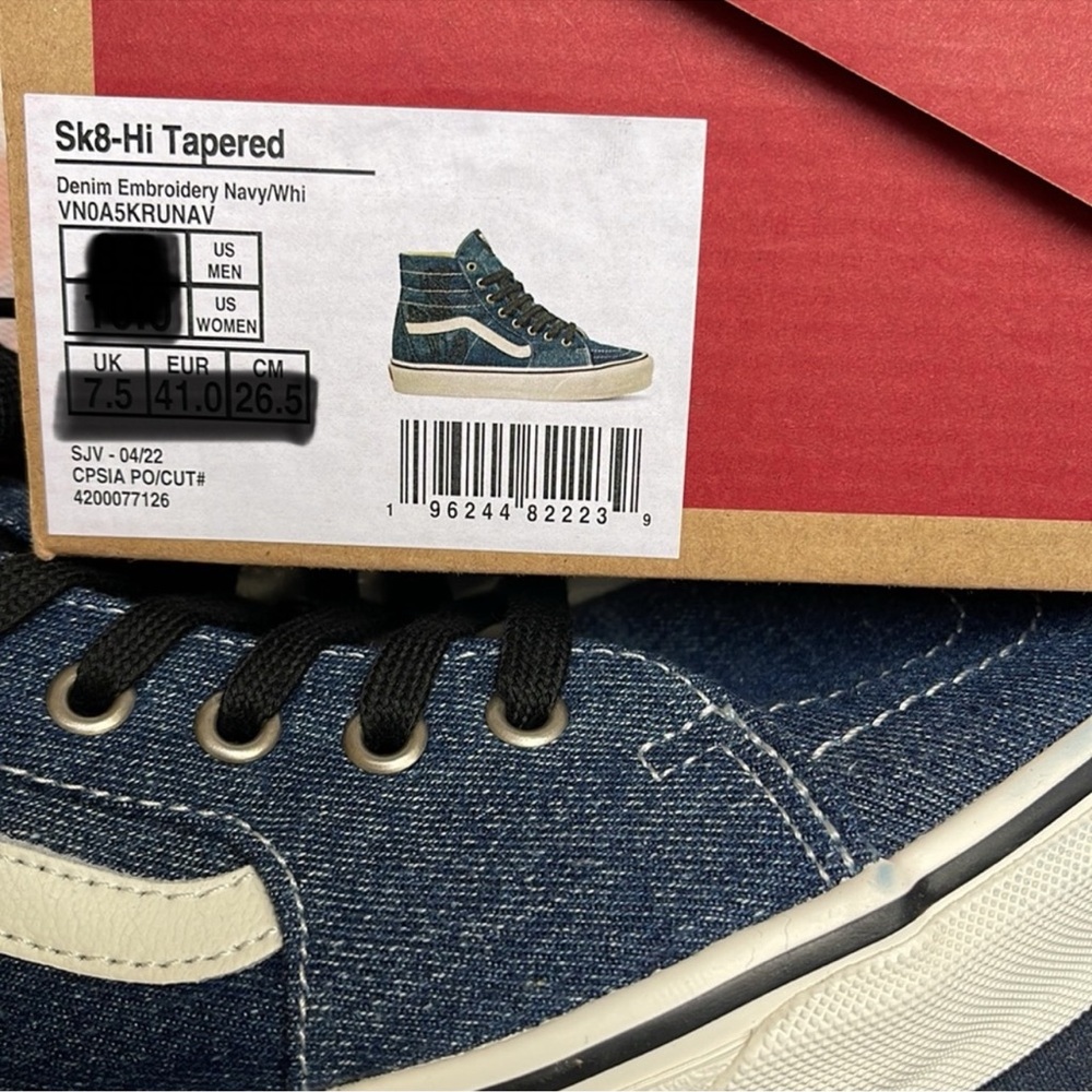 Vans WMNS Sk8-Hi Tapered
Denim Embroidery Navy/White
VNOA5KRUNAV
Sneakers - Picture 16 of 16